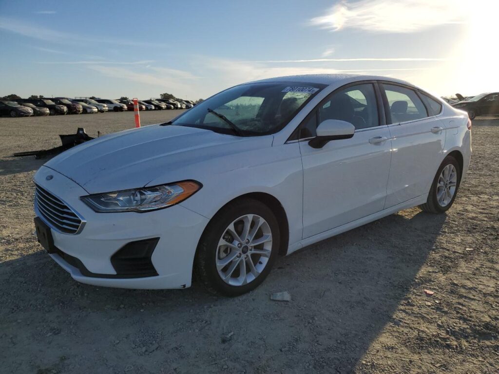 Ford Fusion, SE